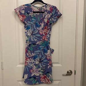 Women’s Lavender Floral Wrap Dress. Size medium, lightly used